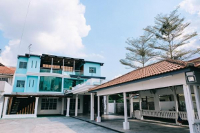 Kempas -- 32 Pax SemiD, Near Paradigm Mall JB